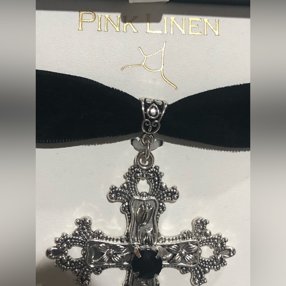 Black velvet strap black onyx look silver cross 13”‎ goth mystical choker new - Picture 6 of 10